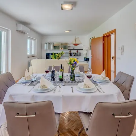 Miam Villa *