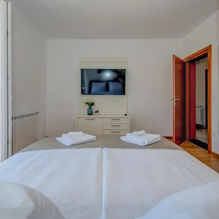 Miam Villa Velika Cista (Split-Dalmatia)